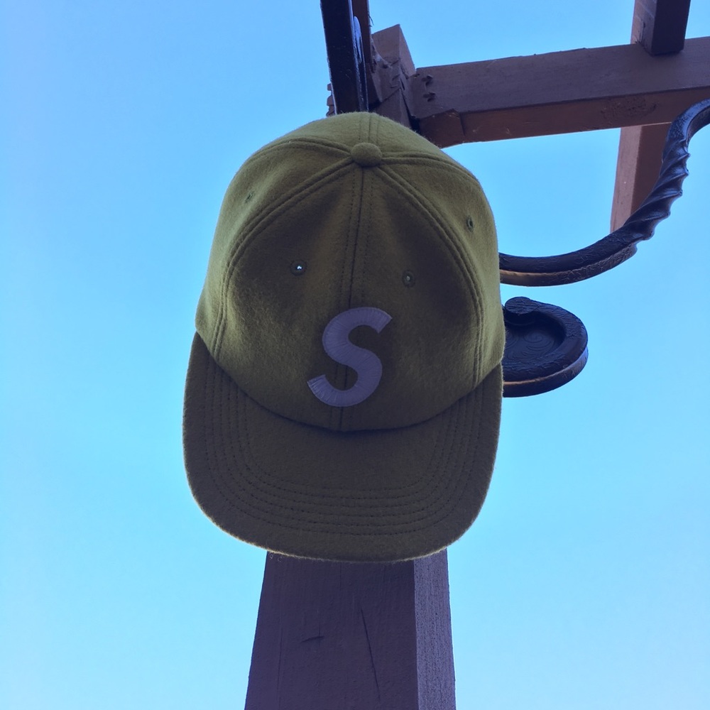Supreme lime green wool hat new condition